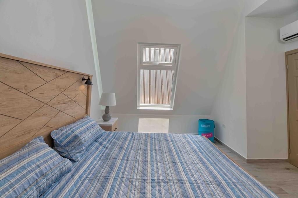 Cozy Beach Villa At The Shores 5 Minutes From The Beach West End Eksteriør billede